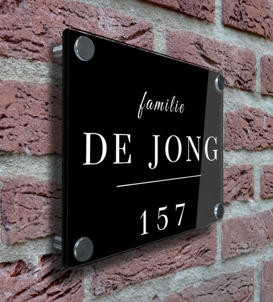 Naambord van plexiglas