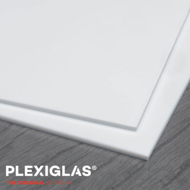Plexiglas wit 8 mmet Röhm met logo