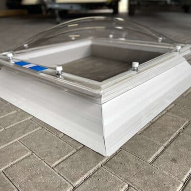 Lichtkoepel met opstand