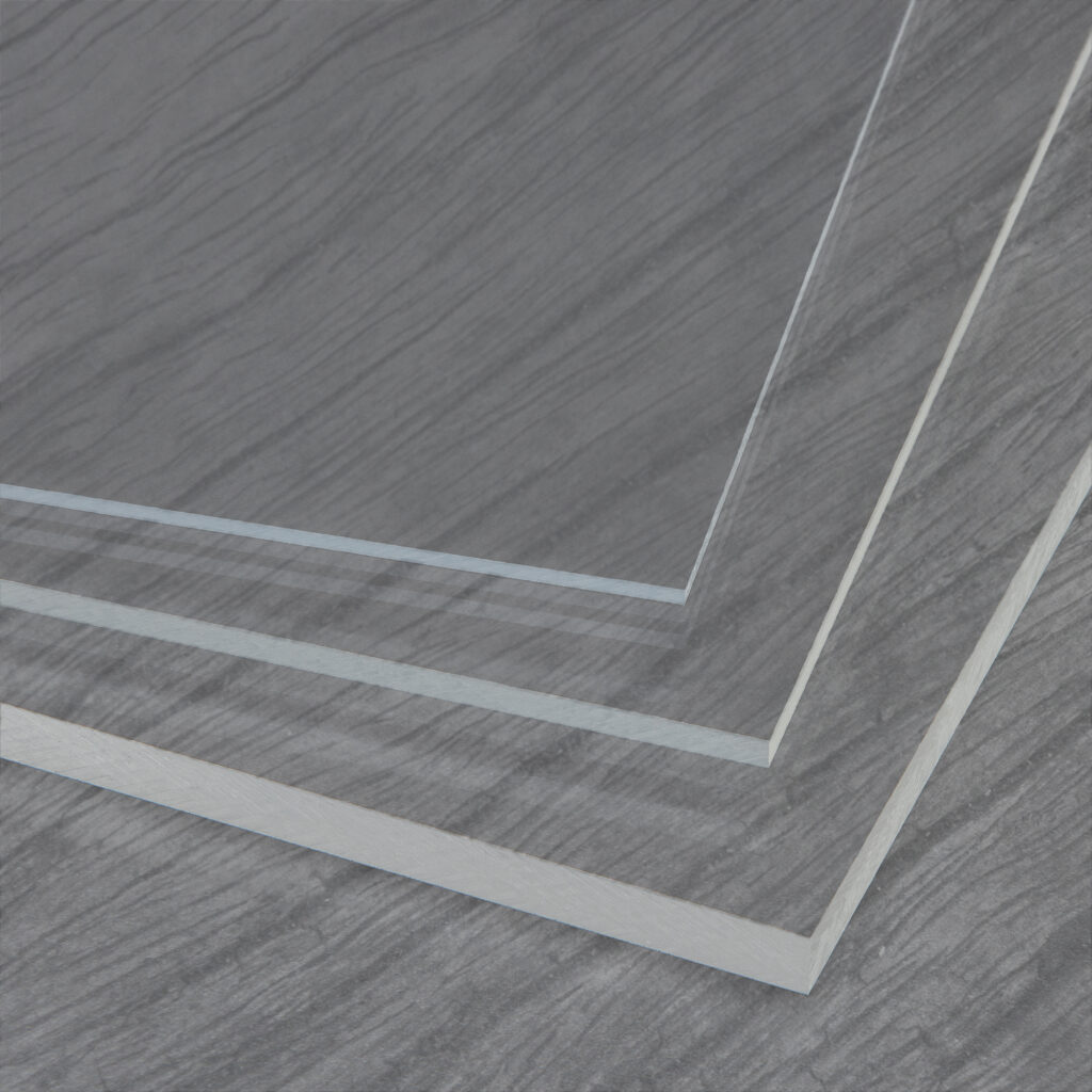 Plexiglas UVdoorlatend 4 mm op maat Plexiglas.nl