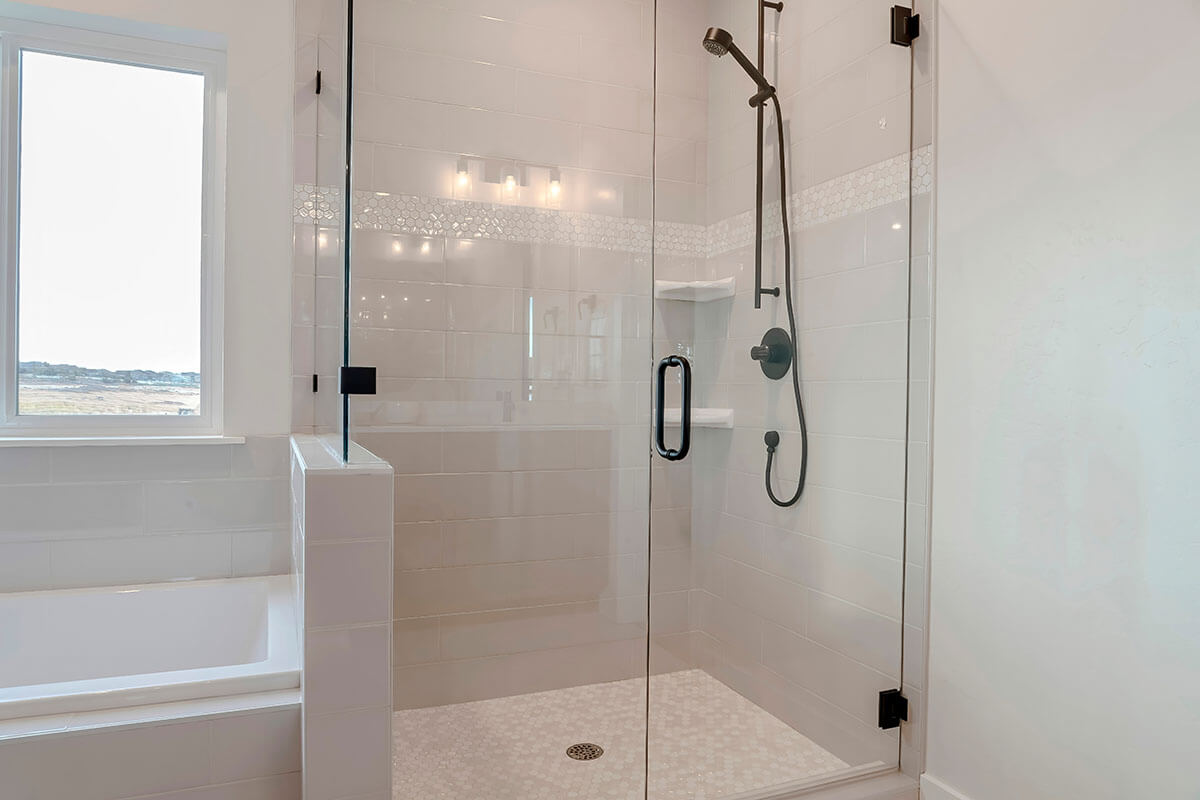 plexiglas in badkamer douche