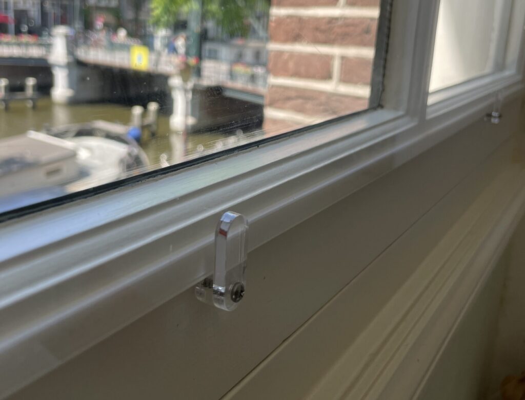 Montageclips airco raam voorzetraam