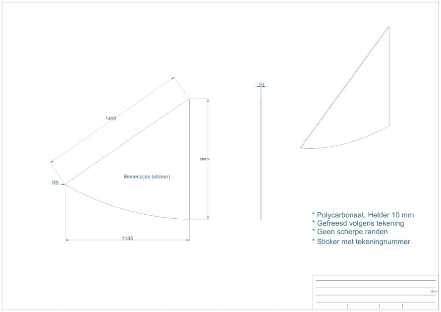 Schematische zijaanzicht-tekening van een skate ramp met afmetingen en hoeken aangegeven.