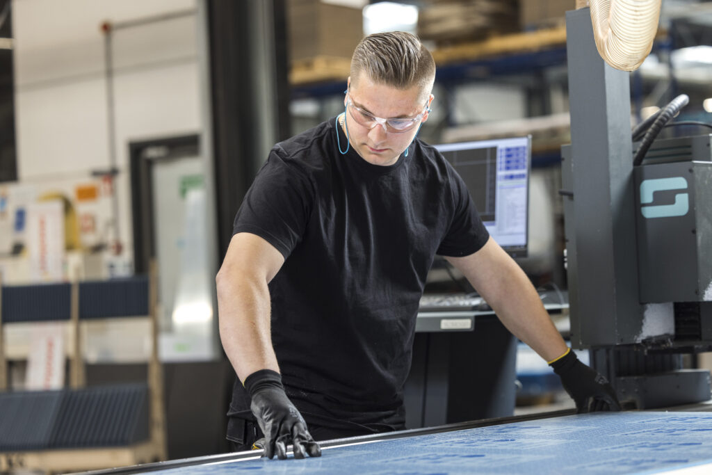 bewerkingscentrum plexiglas cnc freesmachine