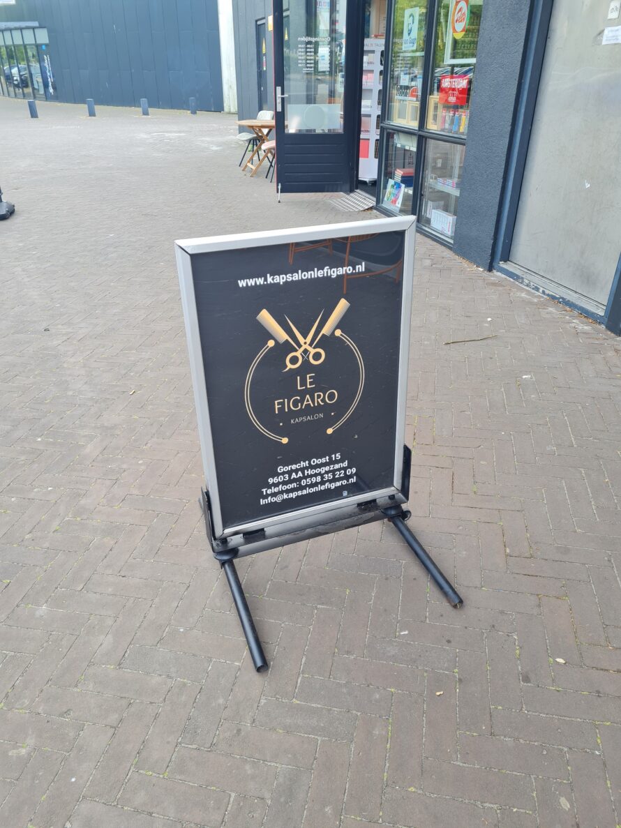Kapperszaak stoepbord anti-reflex plexiglas