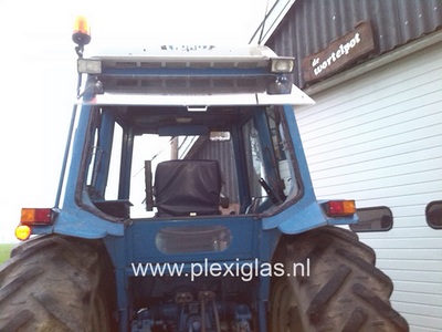 tractor plexiglas achterraam