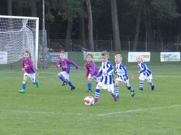 Plexiglas voetbaltenue J01