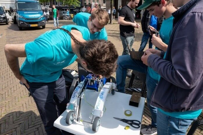 Polycarbonaat bladveer TU Delft